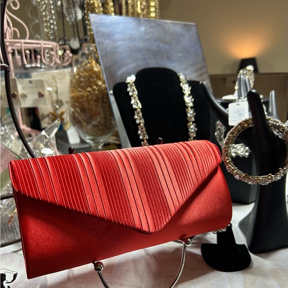 Red Satin Special Occasion Clutch NWT - Picture 7 of 9
